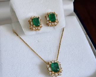 18k Large Natural Emerald and Diamond Necklace/Earring Set