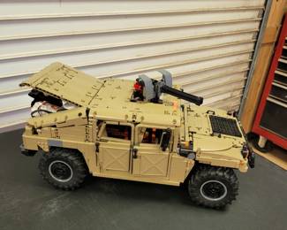 CadA Humvee 1:8