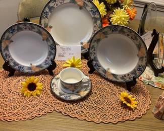 Everyday china set