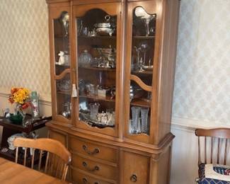thumbnailPretty china cabinet-great for display