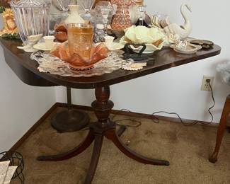 Vintage Drop Leaf Side Table – Wood Pedestal Base