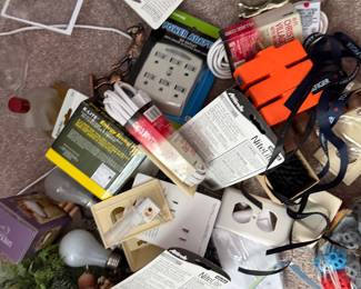 Electronics & Accessories – Mixed Items