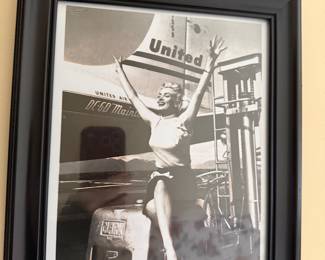 Black & White Framed Photo – Vintage Image