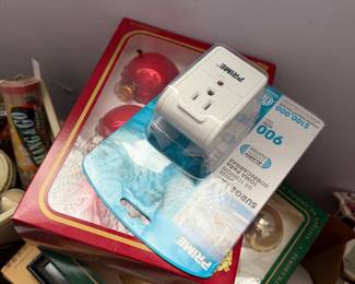 Holiday Decor – Mixed Seasonal Items