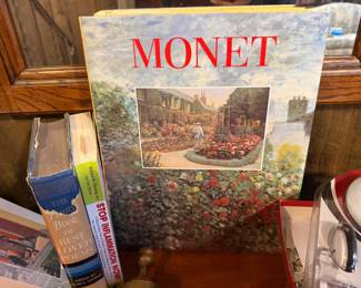 Monet Art Book – Impressionist Paintings Collection