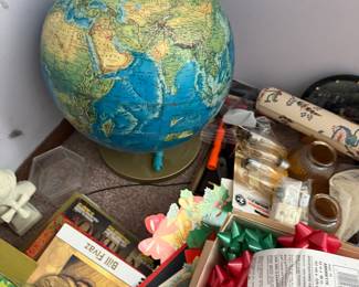 Vintage Globe – World Map Desk Globe