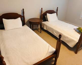 Wood twin post beds