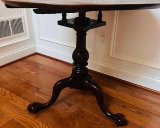 1700s Antique Mahogony Tripod Tilt Table