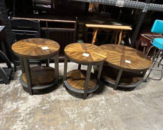 Signature Design by Ashley "Roybeck" Occasional Table Set (Set of 3)