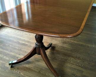 Circa MCM  Duncan Phyfe Pedestal Table W Leaf Mahogany Dinind Table