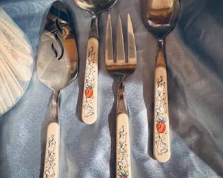 International China Marmalade serving pieces