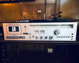 Sharp turntable combo