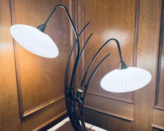 MCM - fabulous circa 1960s saucer lamp by Kane Brothers. Solid walnut base leaves, and two fluted Swedish glass saucer globes. Pristine condition!