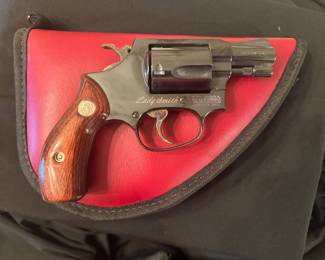 Lady Smith Smith and Wesson handgun - rare find