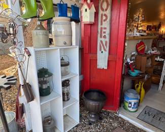 0609 Easy Street Vintiques