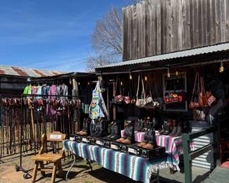 1402 Artesanias de America