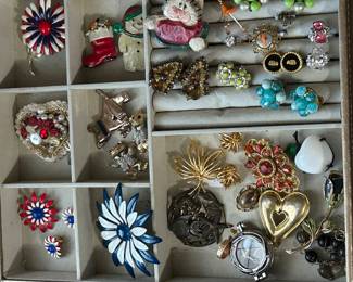 Vintage brooches and clip on earrings 