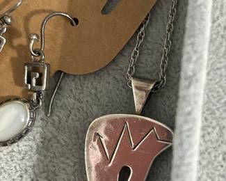 Zuni signed bear pendant