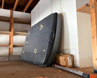 Roof storage case for a Subaru Vehicle