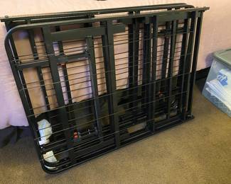 Full size bed frame excellent condition 