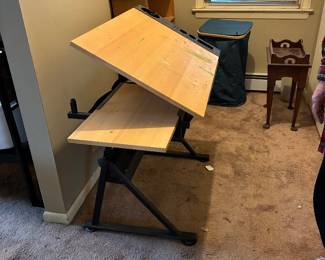Drafting table 