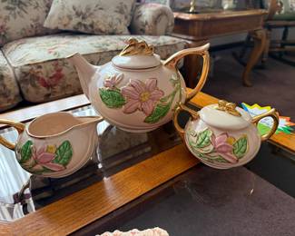 Hull magnolia tea set 