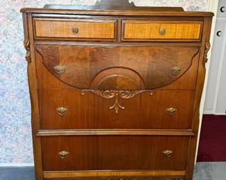 1920’s Victorian style dresser 