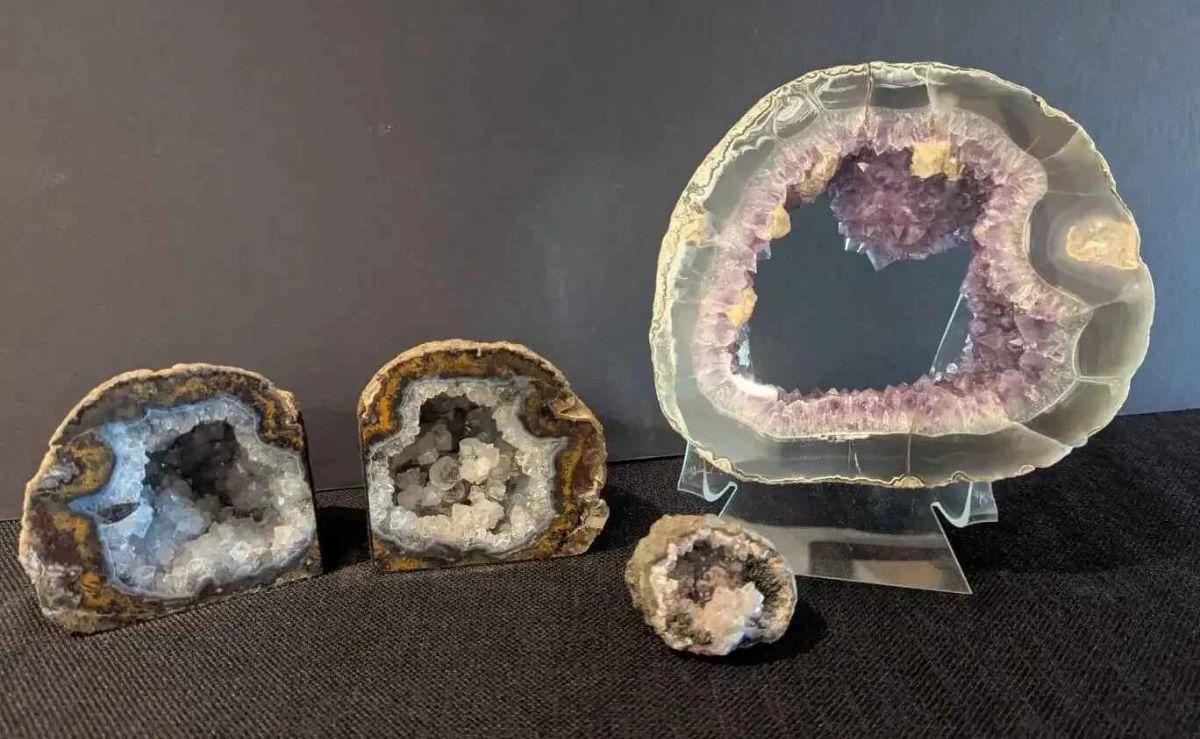 RA101VAmethyst Geode Slice, Geode Bookends, Small Quartz Crystal Geode
