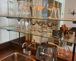 RA161Vintage Bar, Wine And Champagne