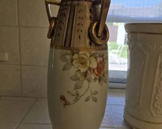 RA159Lenox 24 K GoldAnd Nippon Vases. Hand Decorated