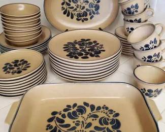 RA130Pfaltzgraff Stoneware