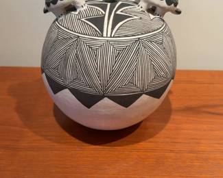 Acoma Pueblo Hand-Painted Black and White Pottery Seed Jar with Turtles Signed by Artist
