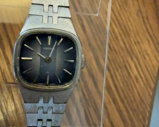 Seiko Women's Quartz Watch with Silver-Tone Mesh Bracelet