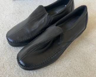 SAS Dream Classic Black Leather Slip-On Loafers