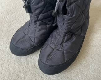 LL Bean Quilted Primaloft Insulated Winter Booties