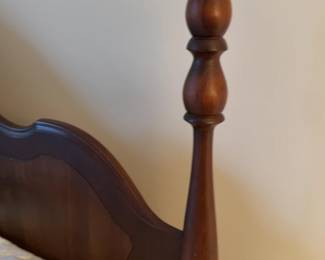 Classic Four-Poster Wooden Bed Frame with Mattress