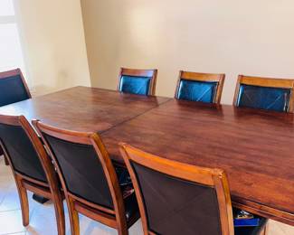 8 chair dining table comes with 2 leafs