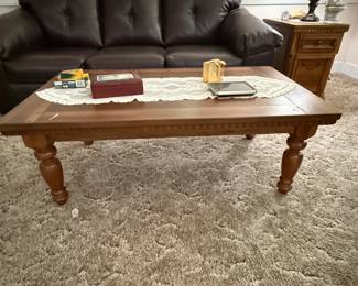 Traditional Turned Leg Oak Coffee Table