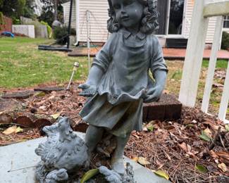 outdoor statues/decor