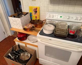 cooking pans, kitchenware 