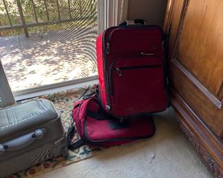 Lots of luggage 