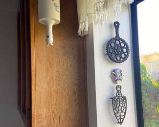 Antiques iron plate holders