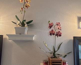 Metal Flower Wall Art with Burlap Background