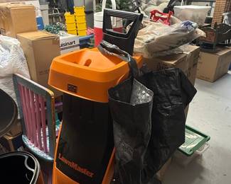 LawnMaster FD1501 Electric Wood Chipper Shredder