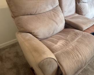 La-Z-Boy Trouper Reclining Loveseat with Console