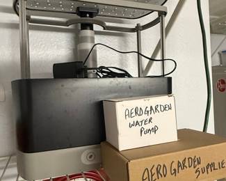 AeroGarden Harvest Elite