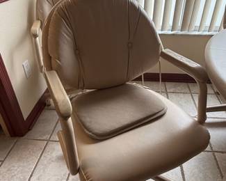 Chromcraft Douglas Dining Set with Four Swivel Chairs