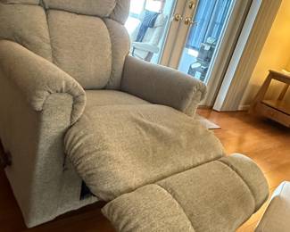 La-Z-Boy Pinnacle Recliner and Ottoman Set