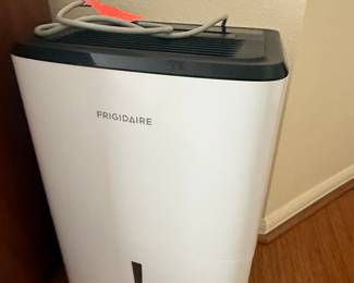 Frigidaire FFAD5033W1 50-Pint Dehumidifier