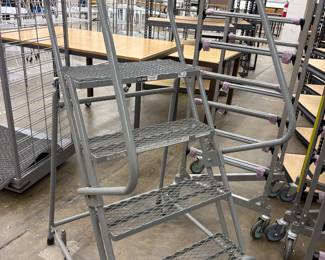 Uline rolling ladder